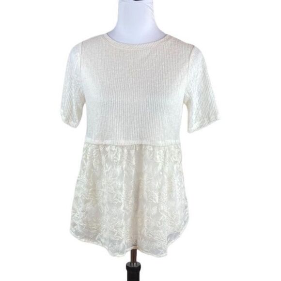 Lauren Conrad Cream Short Sleeve Top With Lace Hem Detail, Size S - Picture 1 of 8